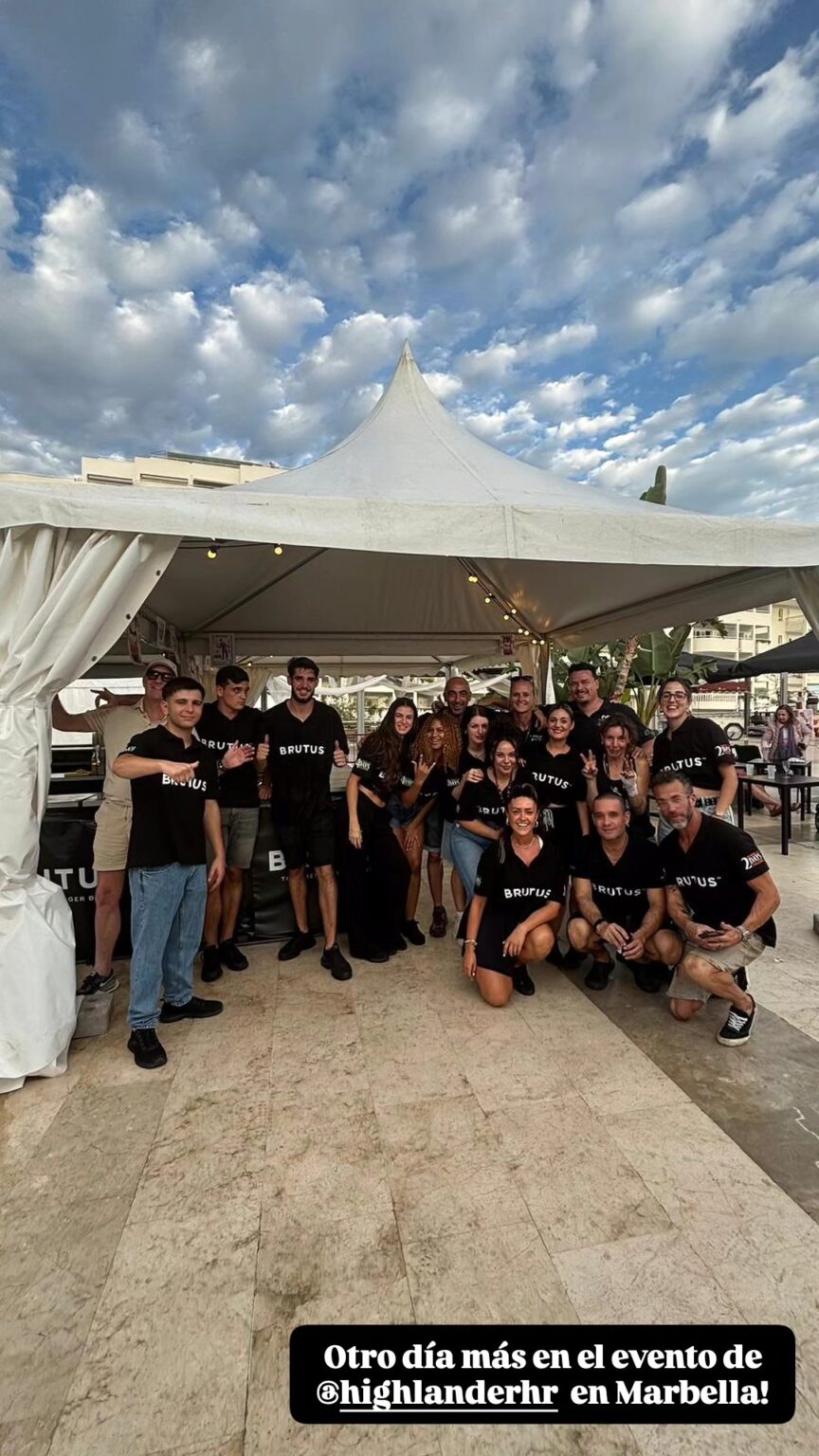 18046629208815887